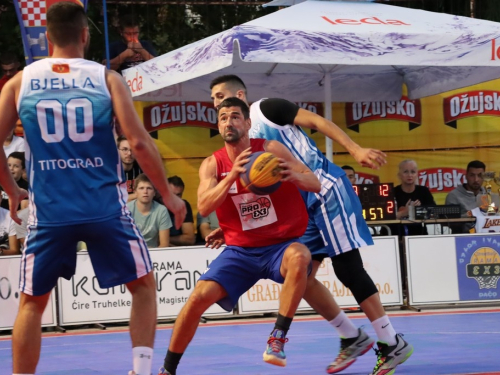 FOTO: Ekipa ''Ba.Riba'' pobjednik 20. Streetball Rama 2022.