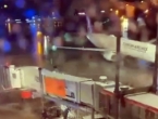 Zatvoren aerodrom u Hamburgu. Muškarac autom upao na pistu, pucao u zrak