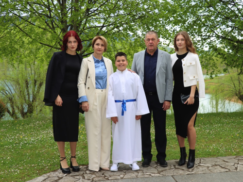 FOTO: Prva sveta Pričest u župi Rama-Šćit