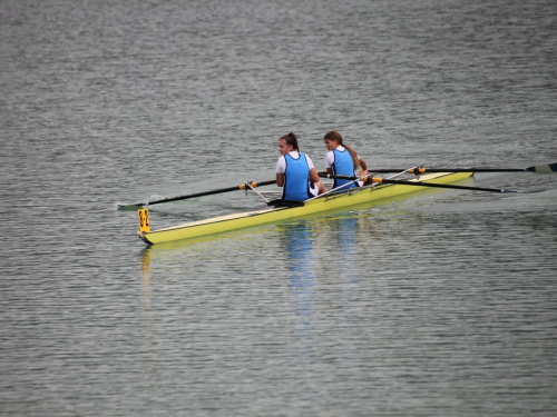 FOTO: Na Ramskom jezeru održana 10. veslačka regata