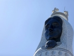 Postavljen je 17-metarski kip gospe iznad Primoštena