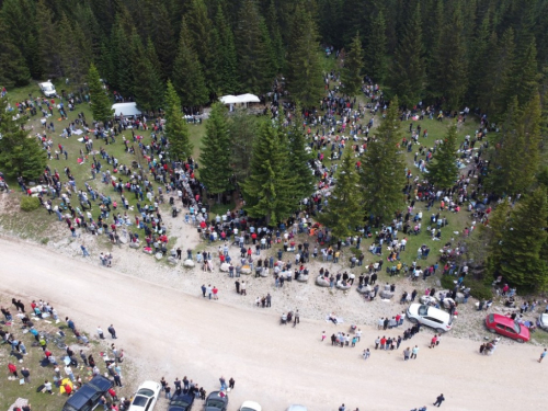 FOTO/VIDEO: Tisuće vjernika na Kedžari proslavilo Divin dan