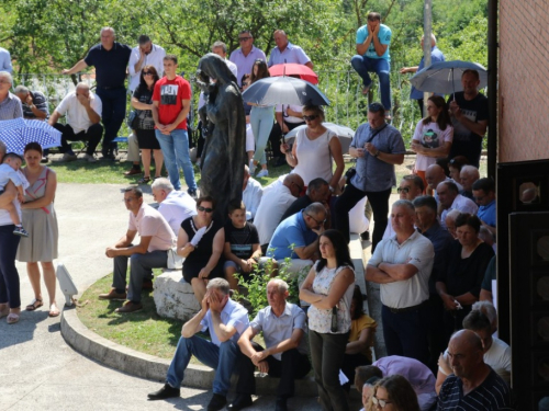 FOTO: Mlada misa fra Franje Barabana u Rumbocima