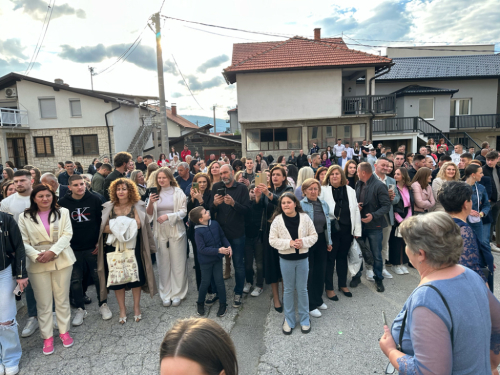 FOTO/VIDEO: Uskoplje ispratilo 63 maturanta, među njima i 9 iz Rame