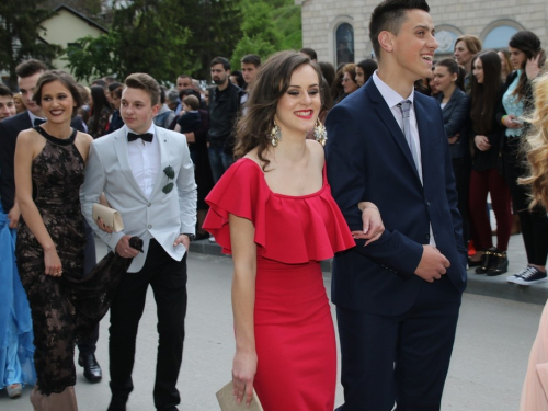 FOTO/VIDEO: Matura 2016. - Defile mladosti i ljepote na ulicama Prozora