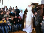 FOTO: Sv. Nikola podijelio darove osnovcima OŠ Marka Marulića