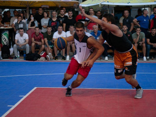 FOTO: Ekipa ''La Pont'' pobjednik 18. Streetball Rama 2020.