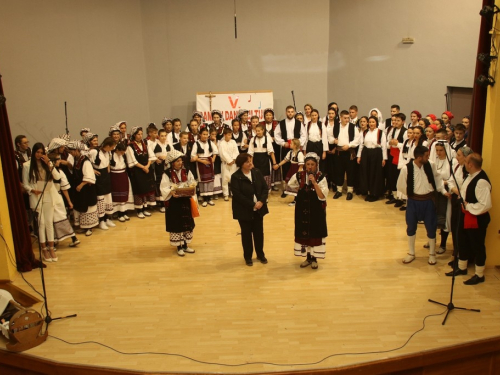 FOTO/VIDEO: Večer folklora u Prozoru