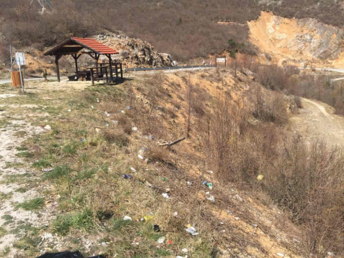 FOTO: Rumbočka mladost u akciji čišćenja Izlaza