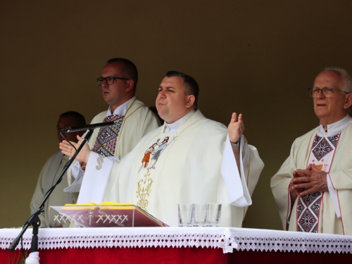 FOTO: Na Uzdolu svečano proslavljen sv. Ivo