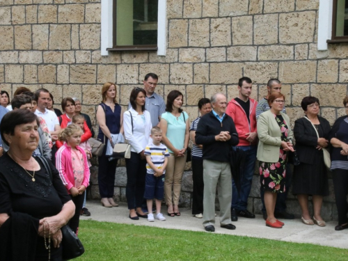 FOTO: Vanjska proslava sv. Ante u župi Gračac