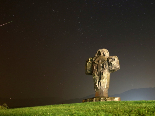 FOTO: Kiša meteora iznad Ramskog križa