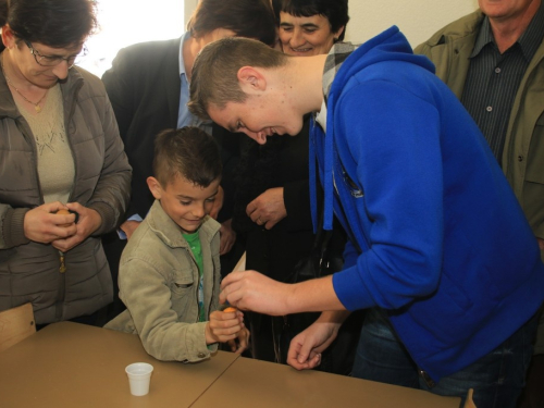 FOTO/VIDEO: Na Orašcu održan turnir u tucanju jaja