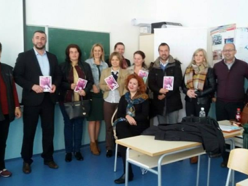 U OŠ Marka Marulića održana edukacija za roditelje učenika