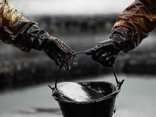 Šuplja ponuda za naftu u Federaciji