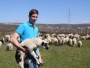 Jakovu su tek 24 godine: Ima 200 ovaca i pet krava