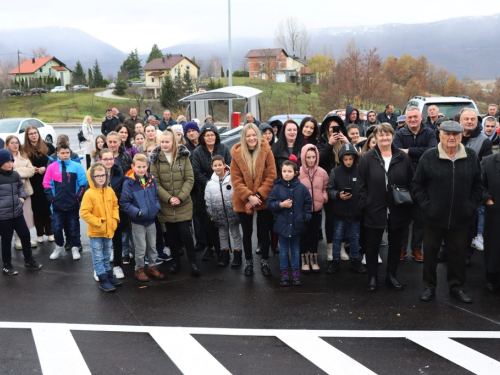 FOTO/VIDEO: Svečano otvoren prodajni centar Baković u Ripcima