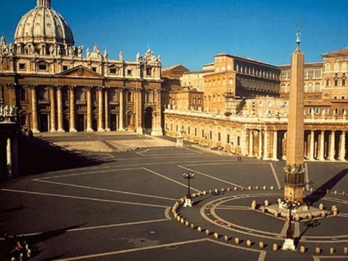 Vatikan: Pepeo se mora čuvati na mjestima koja odredi Crkva