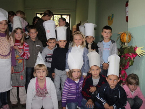 FOTO: Dani kruha u OŠ fra Jeronima Vladića Ripci