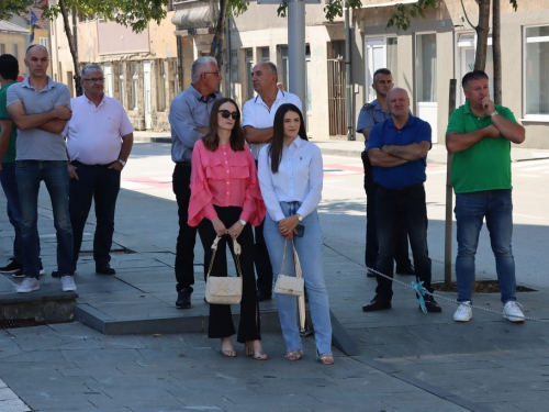 FOTO: Polaganjem vijenaca i svečanom sjednicom započelo obilježavanje Dana općine