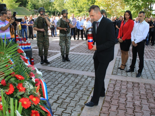 FOTO/VIDEO: Na Uzdolu obilježena 22. obljetnica stravičnog pokolja nad Hrvatima