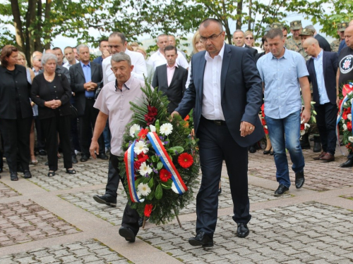 FOTO/VIDEO: Na Uzdolu obilježena 23. obljetnica stravičnog pokolja nad Hrvatima