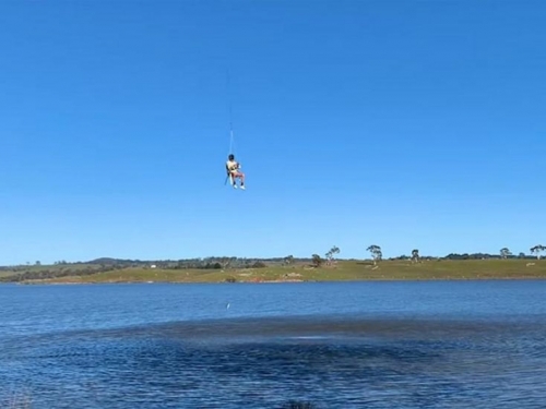Pecao ribu viseći s drona kućne izrade