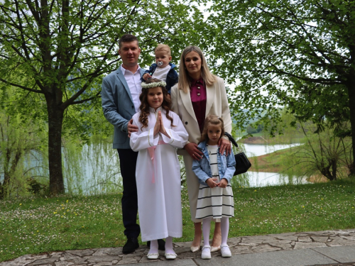 FOTO: Prva sveta Pričest u župi Rama-Šćit