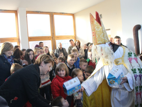 FOTO: Sv. Nikola radosno dočekan i u župi Rama Šćit