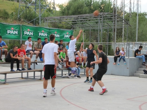 FOTO: U Prozoru održan Streetball turnir za djecu