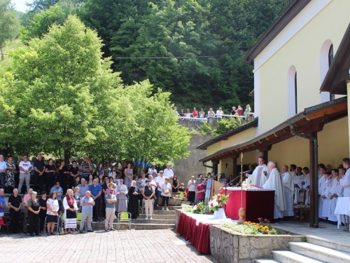 FOTO: Na Uzdolu svečano proslavljen sv. Ivo