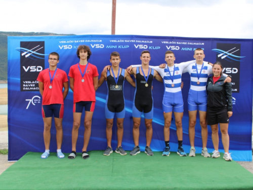 FOTO: Na Ramskom jezeru održana 10. veslačka regata