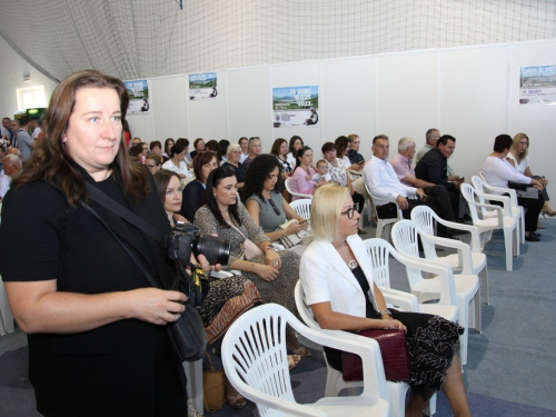 FOTO: Otvoren 16. sajam ''Dani šljive Prozor - Rama 2023.''