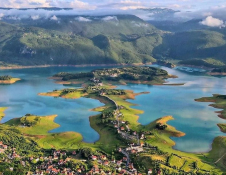 OGLAS: Prodaje se zemljište u blizini Ramskog jezera