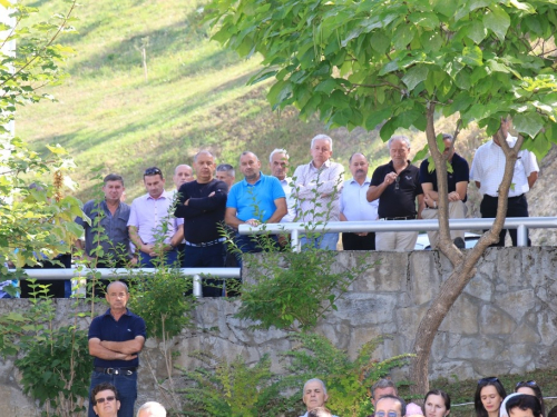 FOTO/VIDEO: Na Uzdolu obilježena 22. obljetnica stravičnog pokolja nad Hrvatima