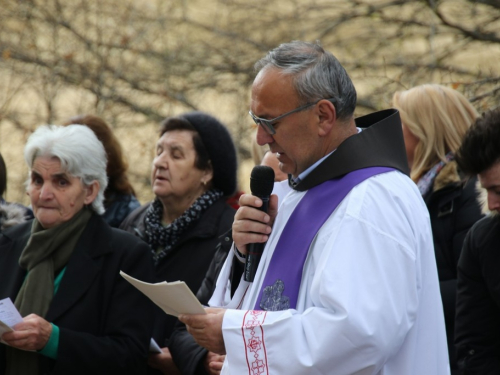 FOTO: Put križa kroz fratarski gaj na Šćitu