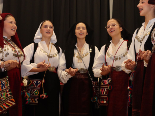 FOTO: Večer folklora u Prozoru: HKUD-ovi ''Rama'' i ''fra Petar Bakula'' oduševili publiku