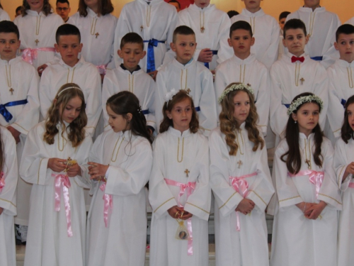 FOTO: Prva pričest u župi Prozor