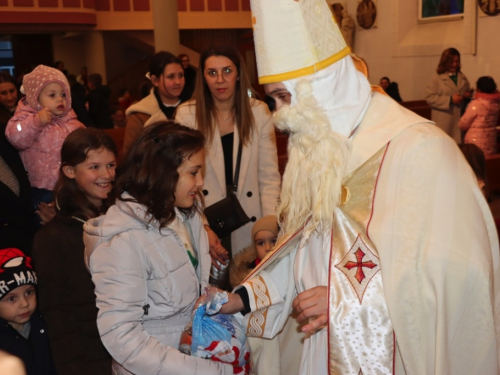 FOTO: Sv. Nikola posjetio župu Prozor