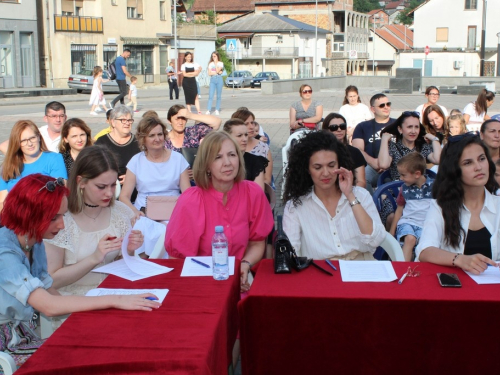 FOTO: 16. festival duhovne glazbe ''Djeca pjevaju Isusu'' u župi Prozor