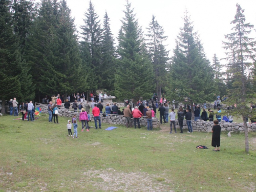 FOTO: Na Vranu služena sv. misa za poginule duvandžije