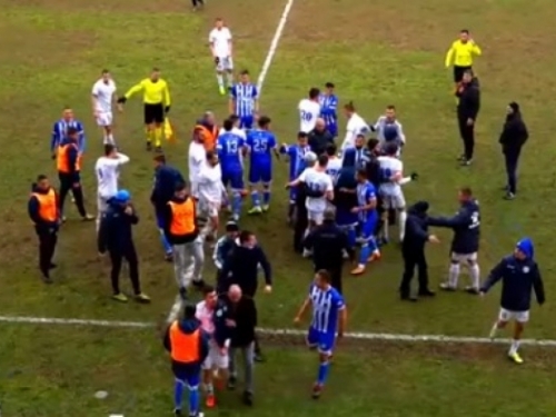 VIDEO| Tučnjava nakon utakmice Slavije i Željezničara