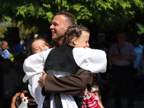 FOTO: Na Šćitu svečano proslavljena Velika Gospa i Mlada misa fra Mile Belje