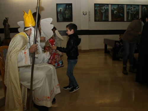 ​FOTO: Sv. Nikola s radošću dočekan u župi Rumboci