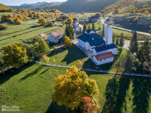 FOTO/VIDEO: Orašac u bojama jeseni