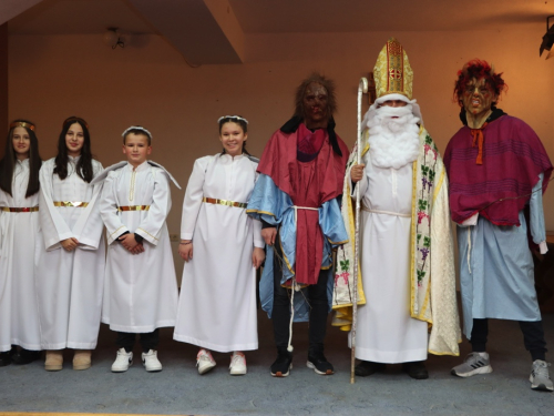 FOTO: Sv. Nikola i ove godine razveselio djecu u župi Rama-Šćit