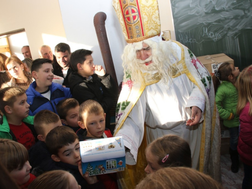 FOTO: Sv. Nikola radosno dočekan i u župi Rama Šćit