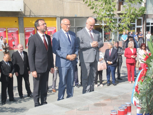 FOTO: Polaganjem vijenaca i svečanom sjednicom započelo obilježavanje Dana općine