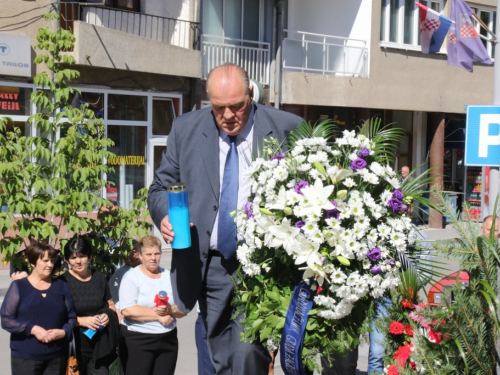 FOTO: Polaganjem vijenaca i svečanom sjednicom započelo obilježavanje Dana općine