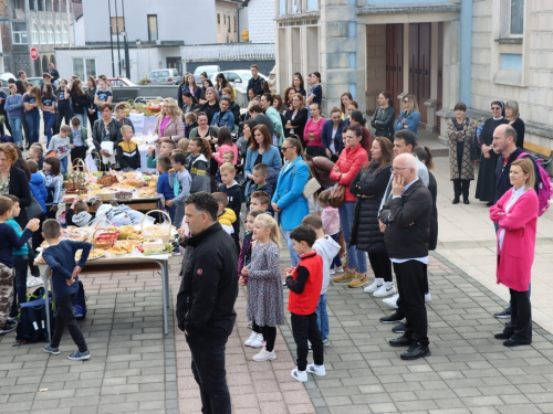 FOTO: Dani kruha u OŠ Marka Marulića Prozor